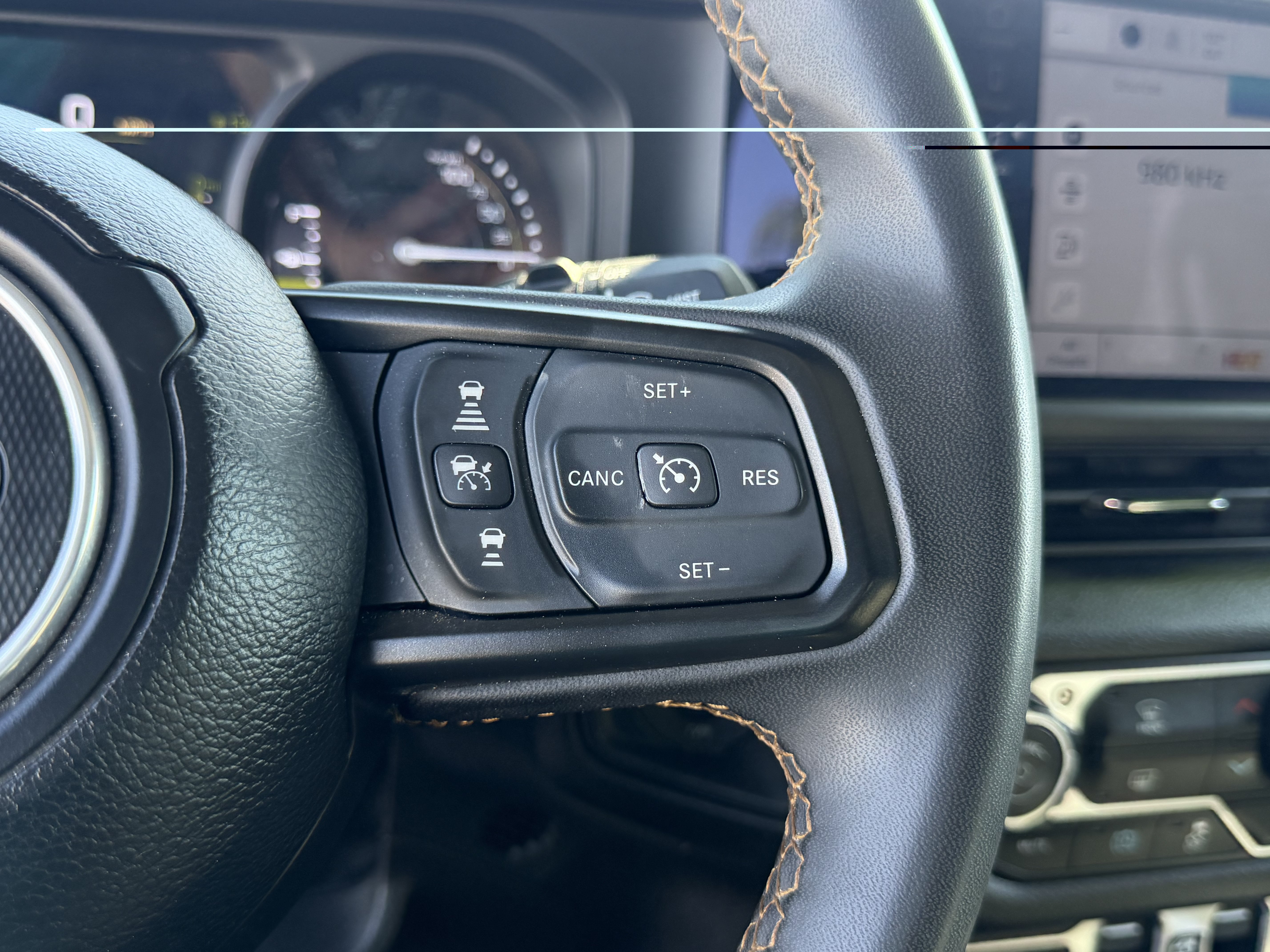 Certified 2024 Jeep Wrangler Unlimited AWD/4WD image 24