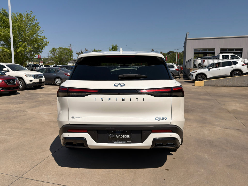 Used 2024 INFINITI QX60 Luxe image 4