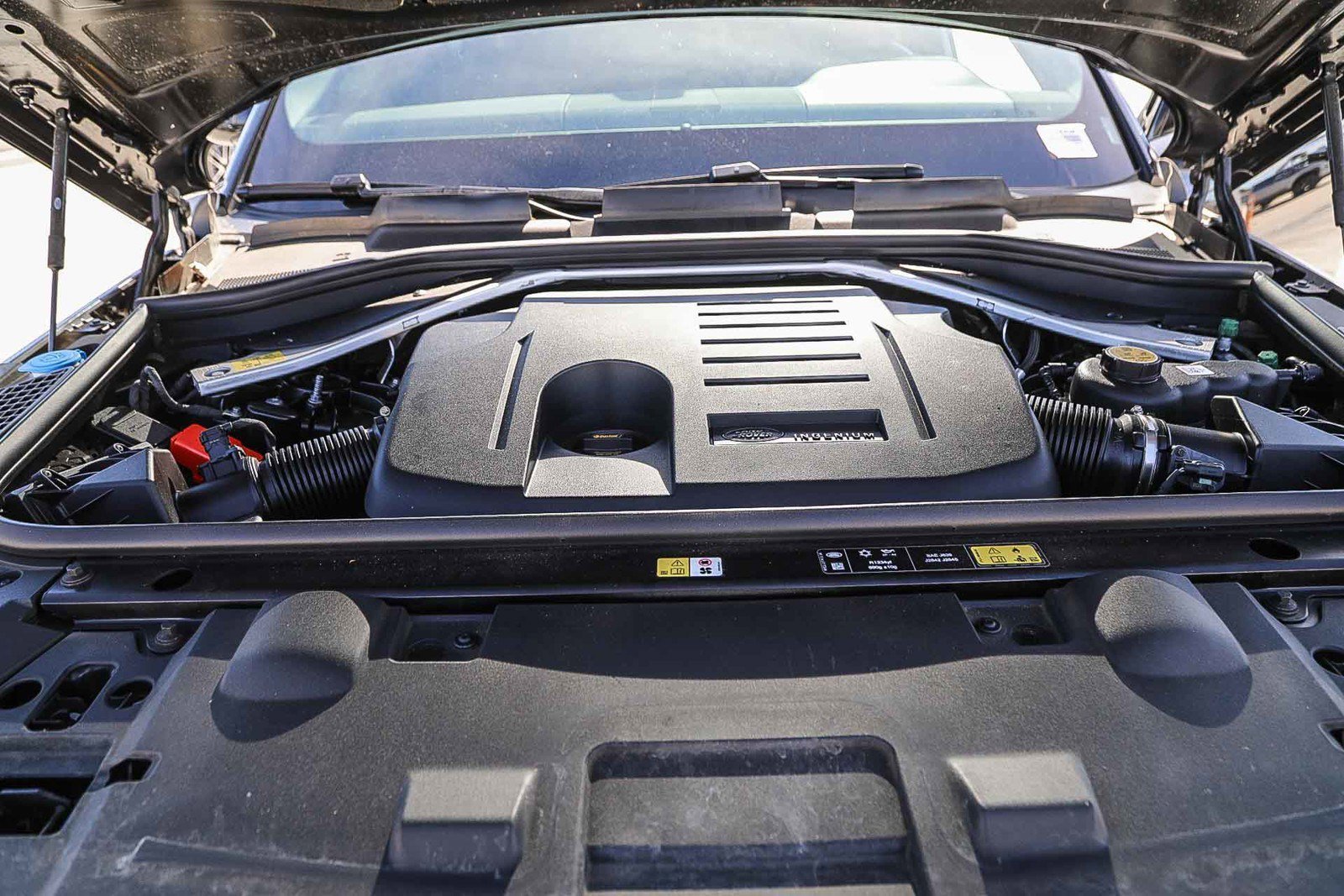 Used 2024 Land Rover Range Rover Sport Dynamic SE image 26