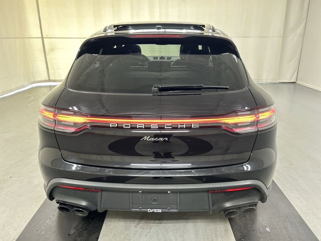Certified 2024 Porsche Macan AWD/4WD image 22