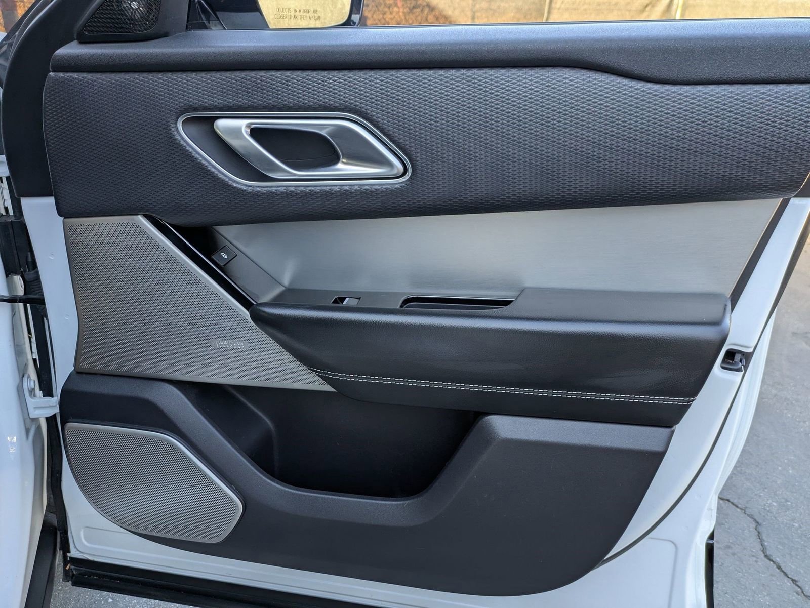 Used 2020 Land Rover Range Rover Velar R-Dynamic S image 20