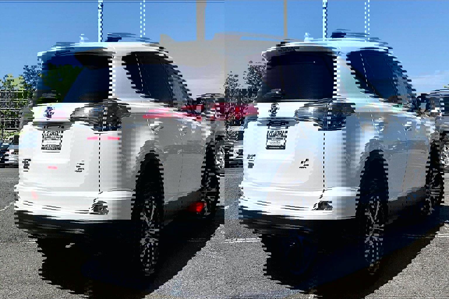 Used 2016 Toyota RAV4 LE image 12