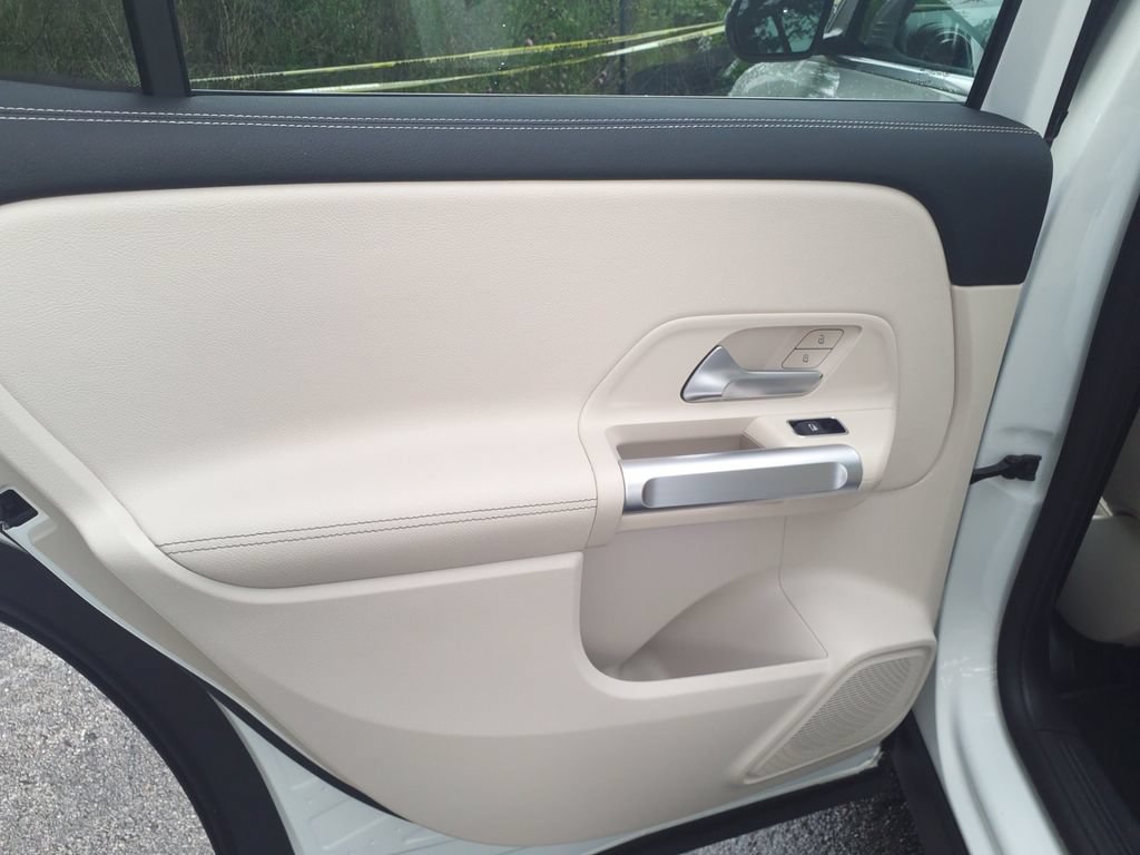 Certified 2023 Mercedes-Benz GLB 250 4MATIC w/ Premium Package image 20