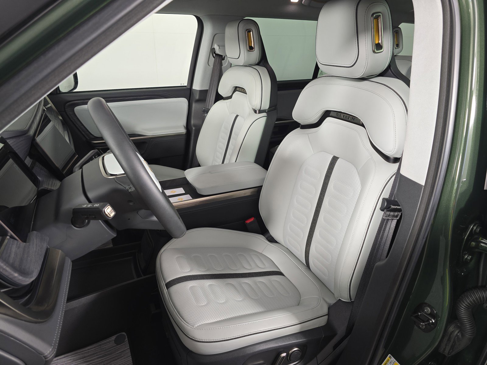 Used 2024 Rivian R1S Adventure AWD/4WD image 20