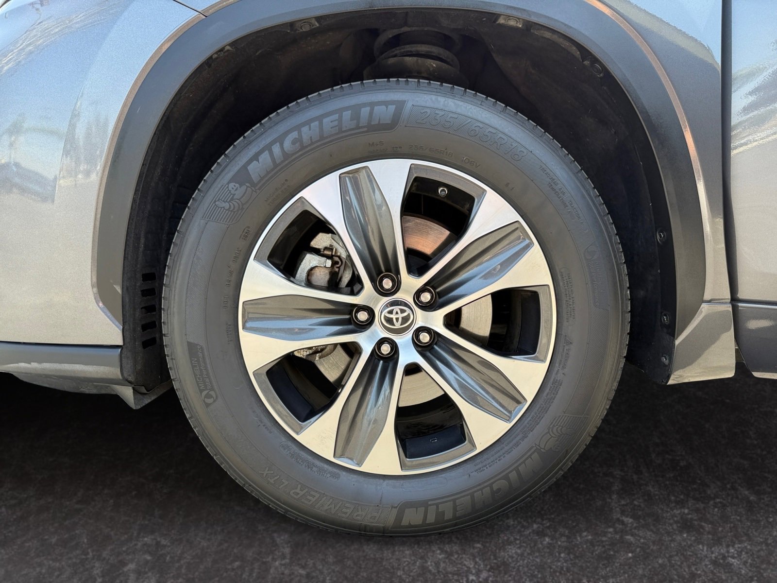 Used 2021 Toyota Highlander XLE image 14