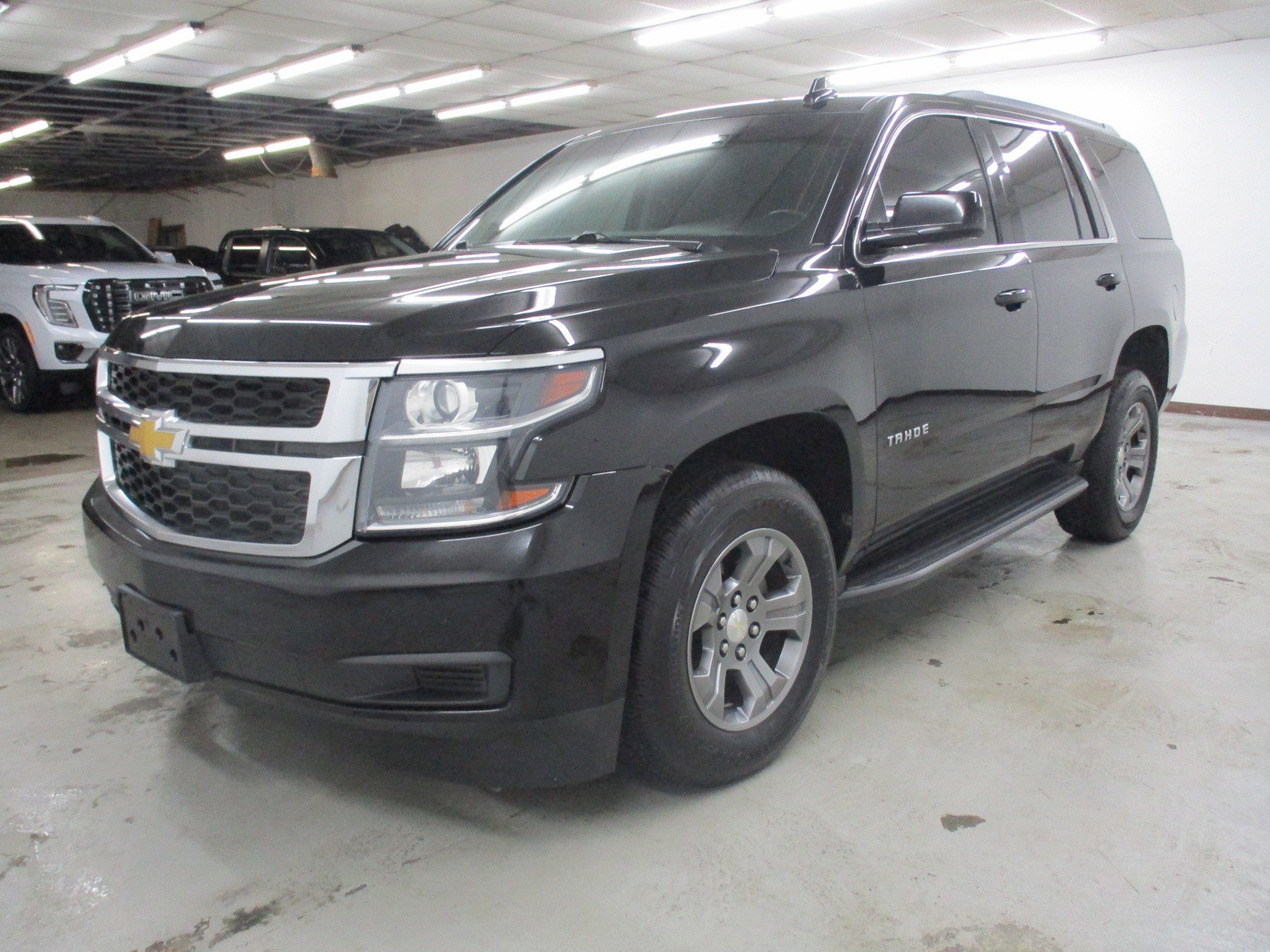 Used 2019 Chevrolet Tahoe LS image 3