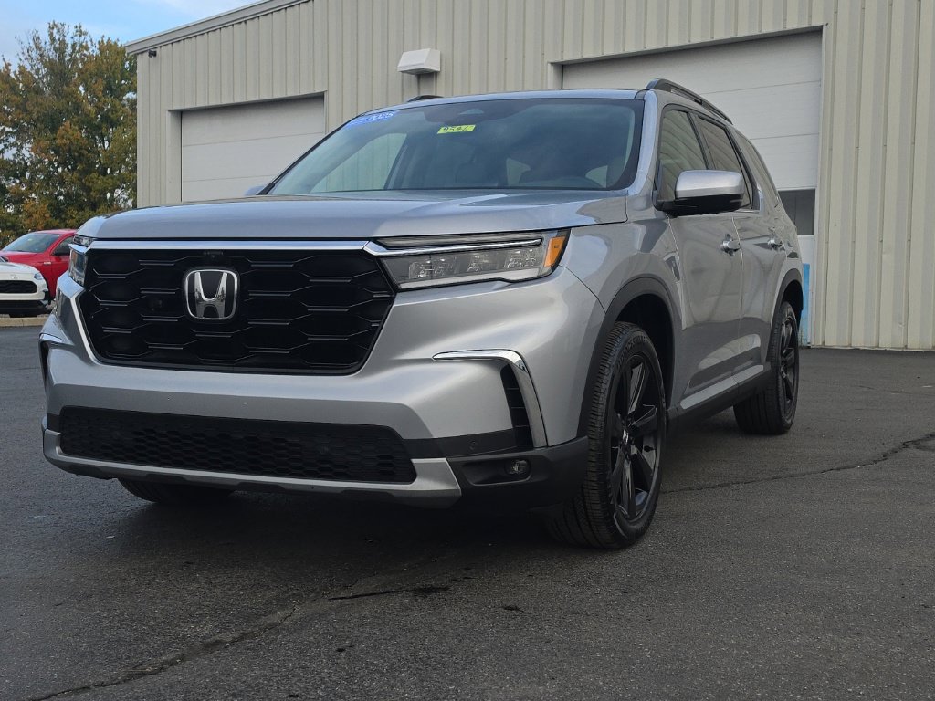 Certified 2025 Honda Pilot Elite image 3