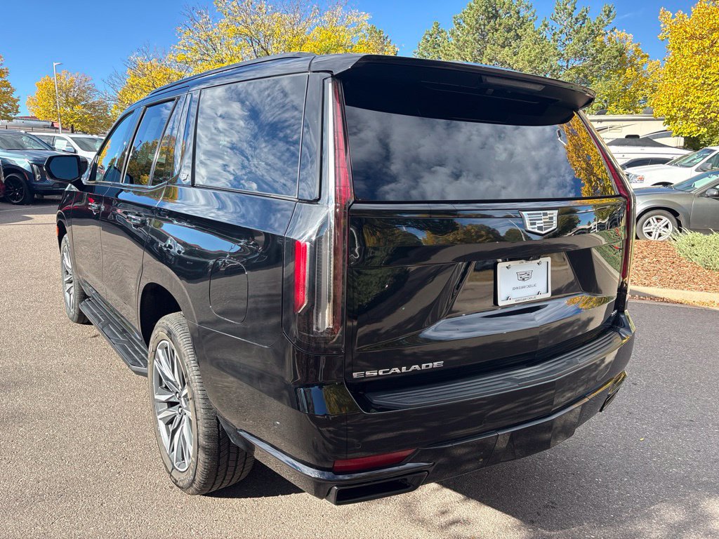Used 2021 Cadillac Escalade Sport Platinum AWD/4WD image 3