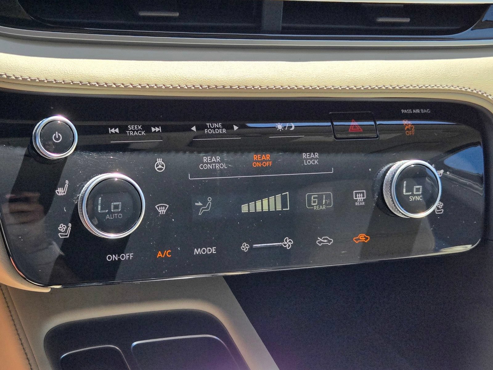 Used 2023 INFINITI QX60 Luxe w/ Cargo Package FWD image 26