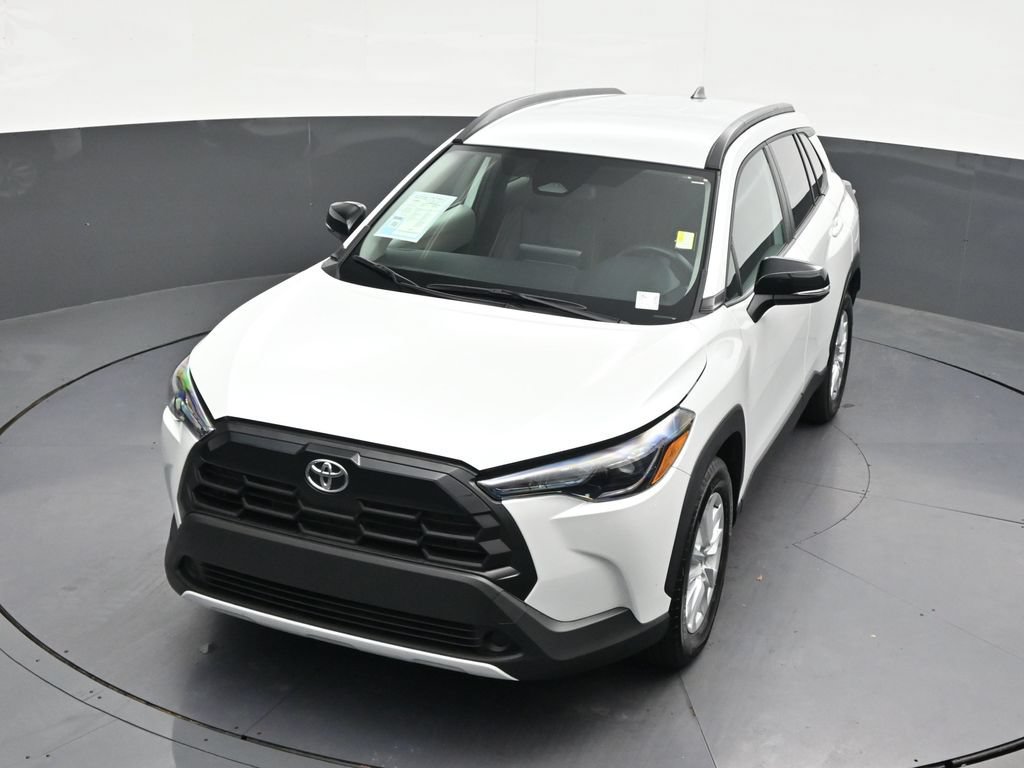 Used 2026 Toyota Corolla Cross LE FWD image 24