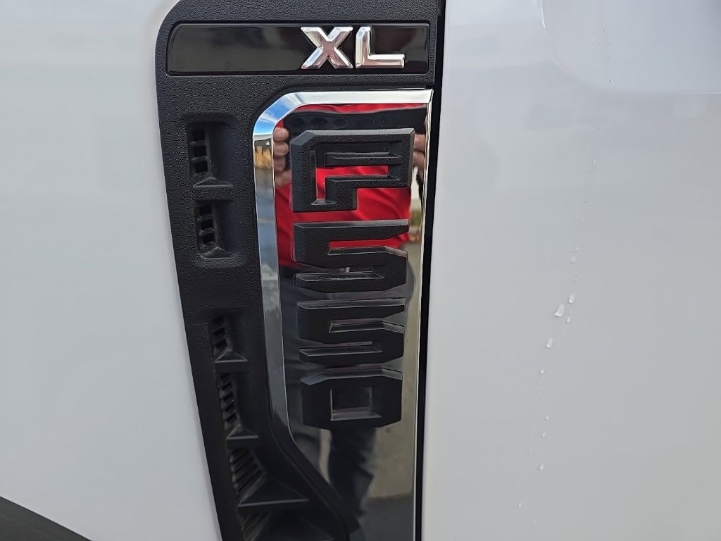 Used 2024 Ford F550 2WD Regular Cab Super Duty image 6