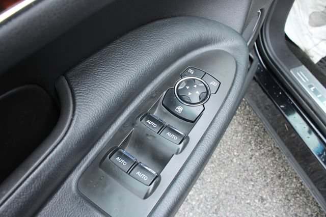 Used 2019 Lincoln MKT AWD image 11