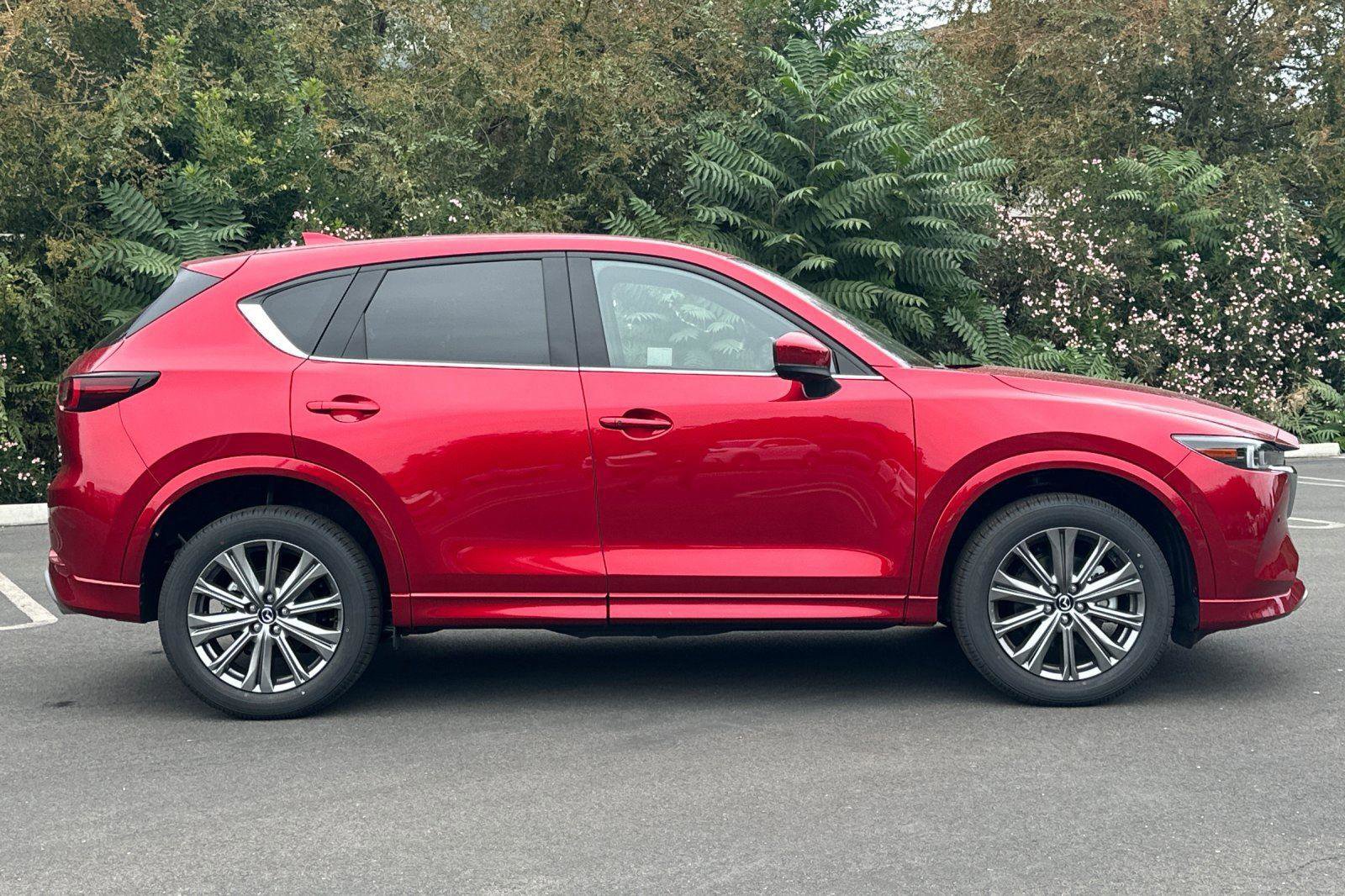 New 2025 MAZDA CX-5 Signature image 4