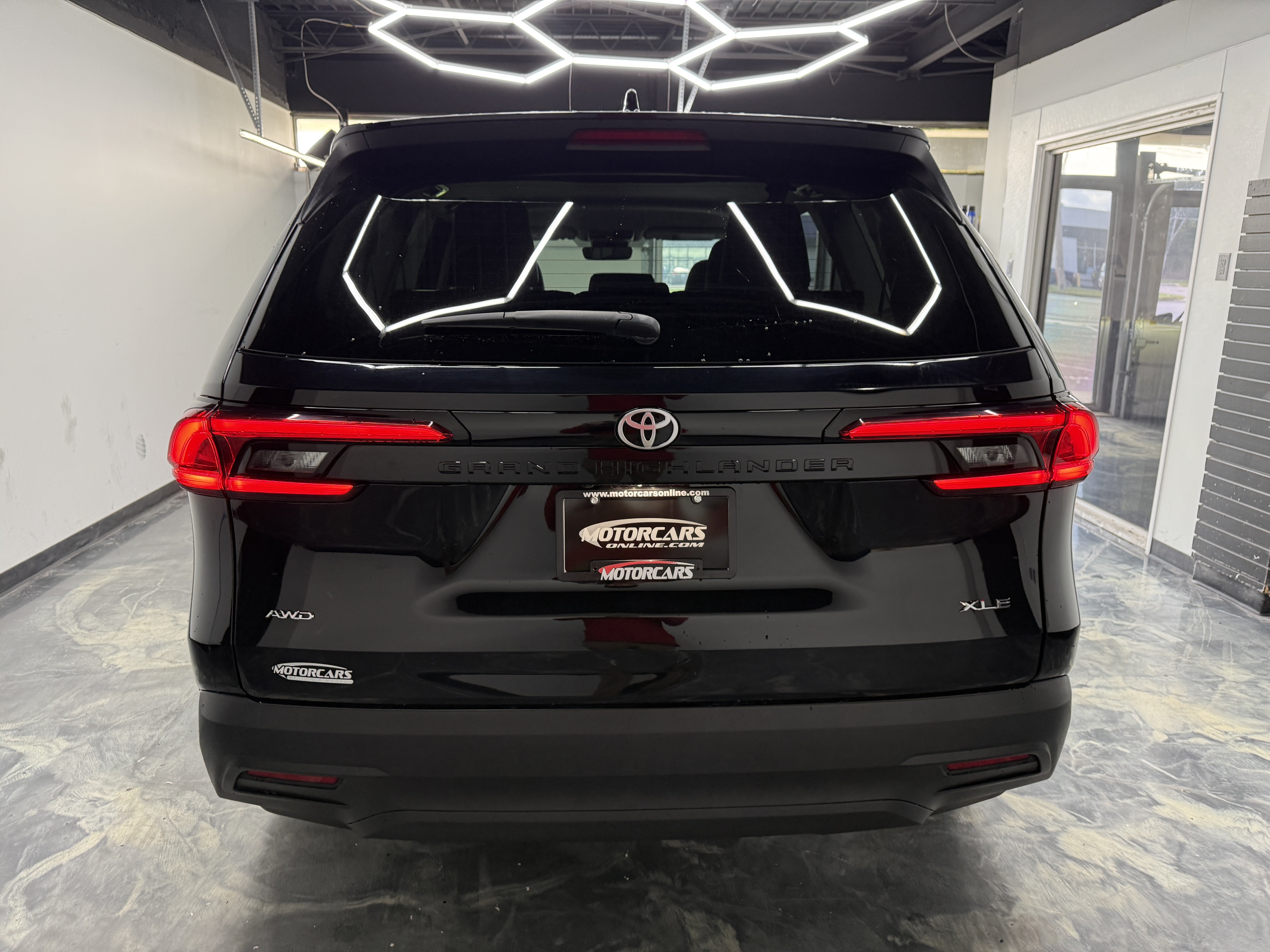 Used 2024 Toyota Grand Highlander AWD image 4