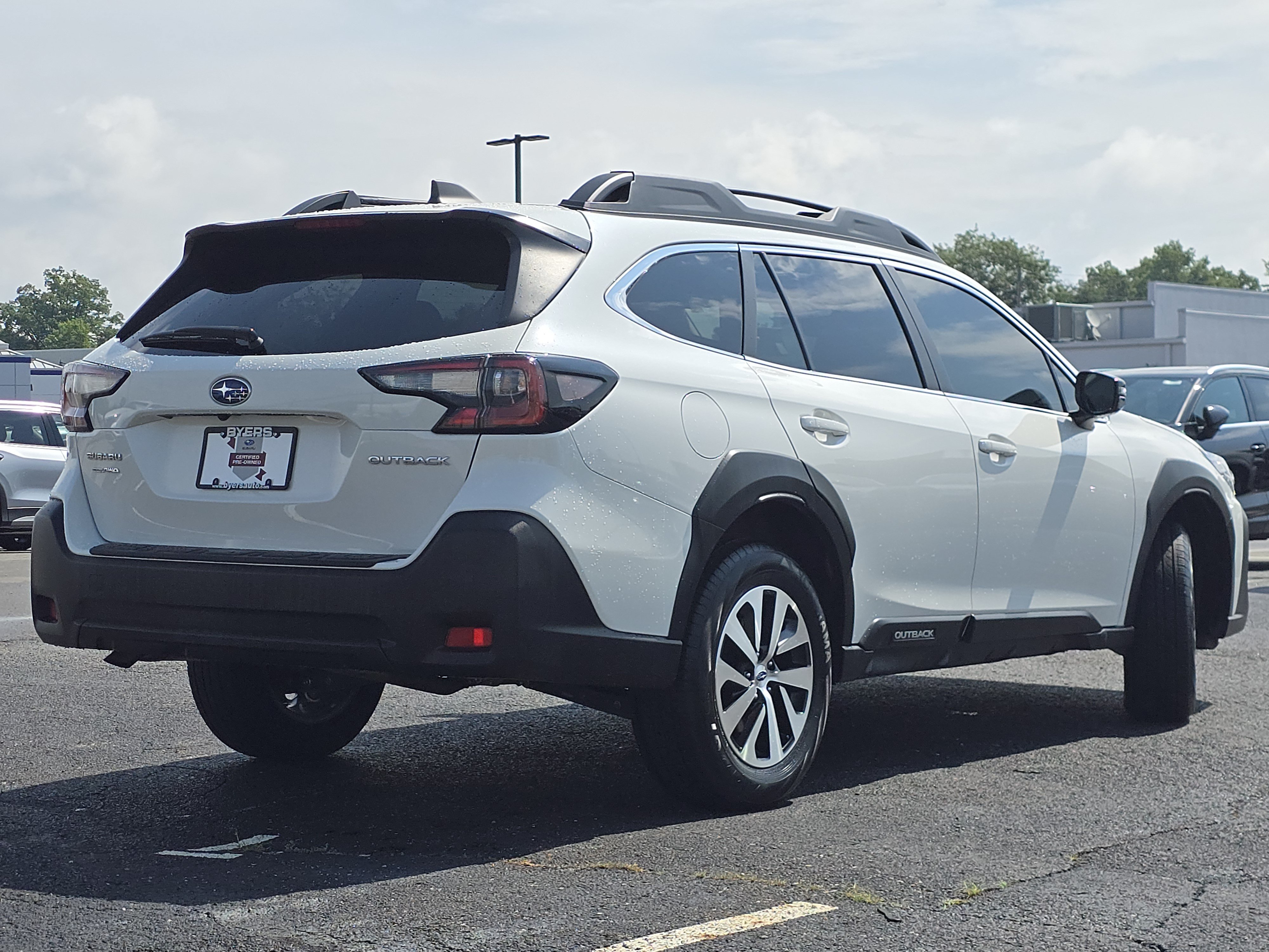 Certified 2023 Subaru Outback Premium AWD/4WD image 7