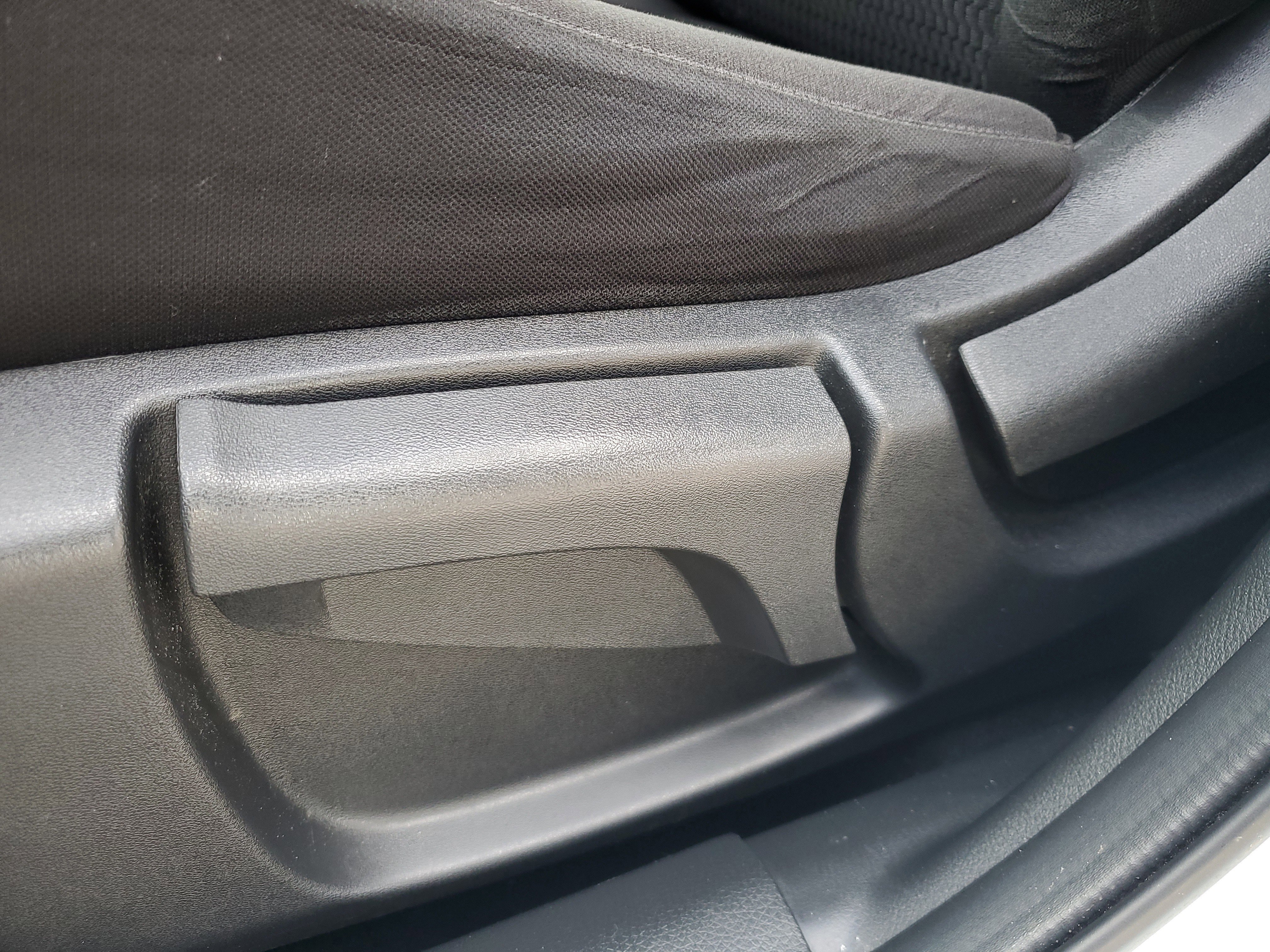 Used 2020 Nissan Rogue Sport S image 25