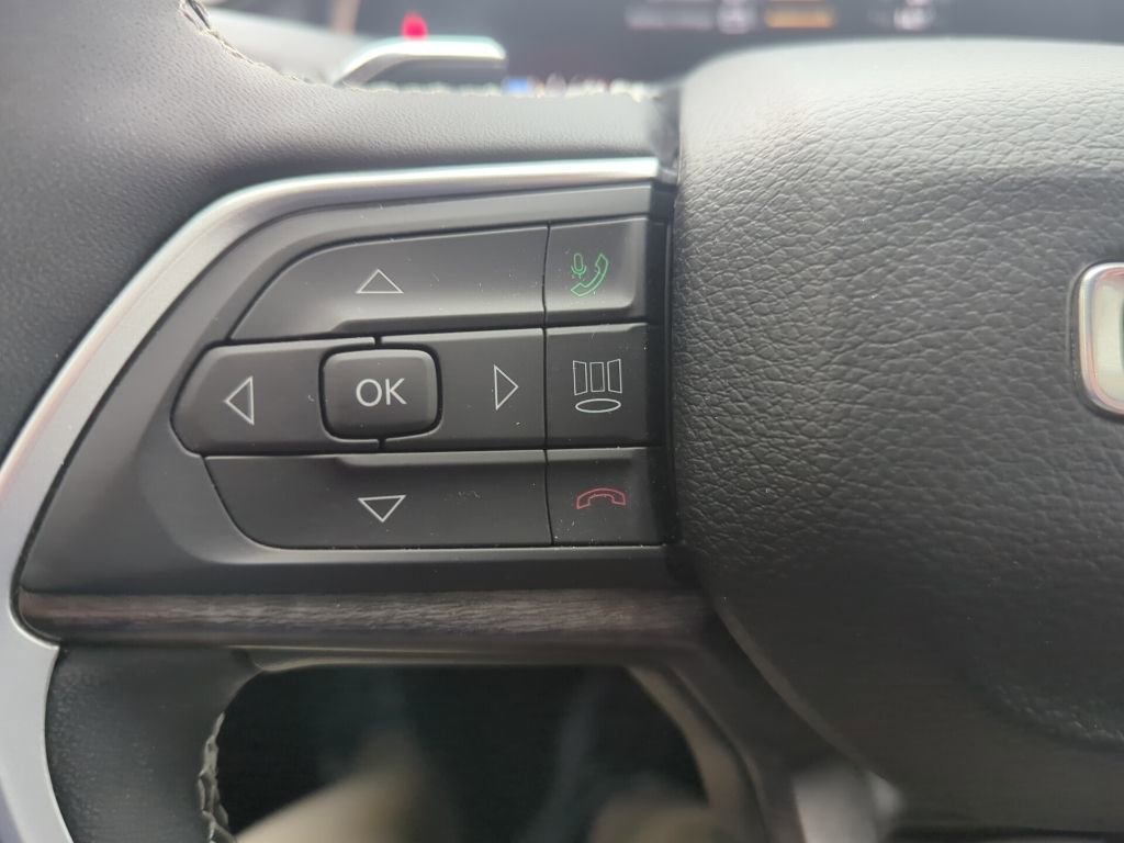 Used 2024 Jeep Grand Cherokee Limited image 51