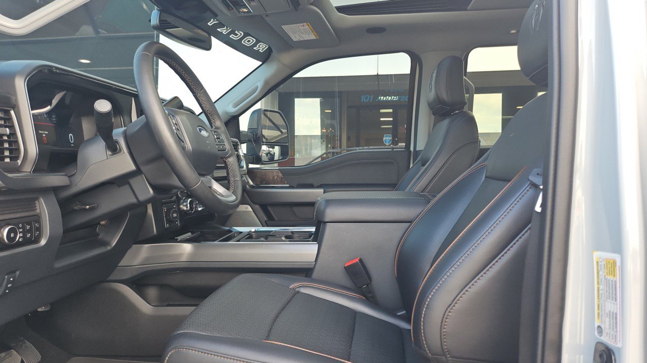 Used 2025 Ford F250 Lariat w/ Lariat Ultimate Package AWD/4WD image 9