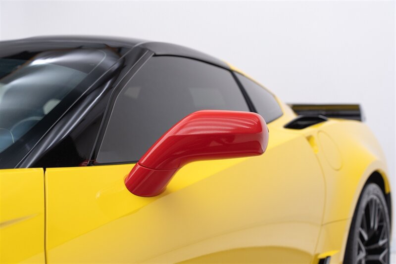 Used 2018 Chevrolet Corvette Z06 RWD image 34