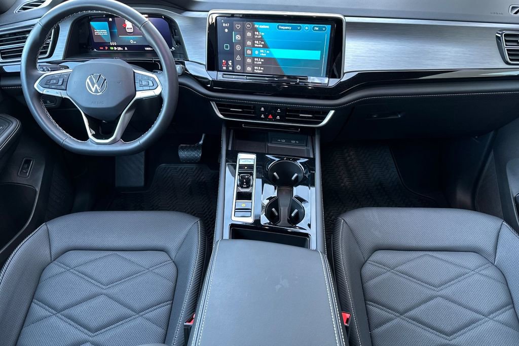 Used 2024 Volkswagen Atlas Cross Sport SE image 13