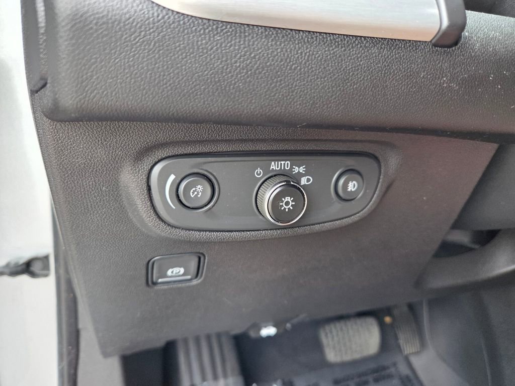 Certified 2021 GMC Terrain SLT w/ Elevation Edition image 24