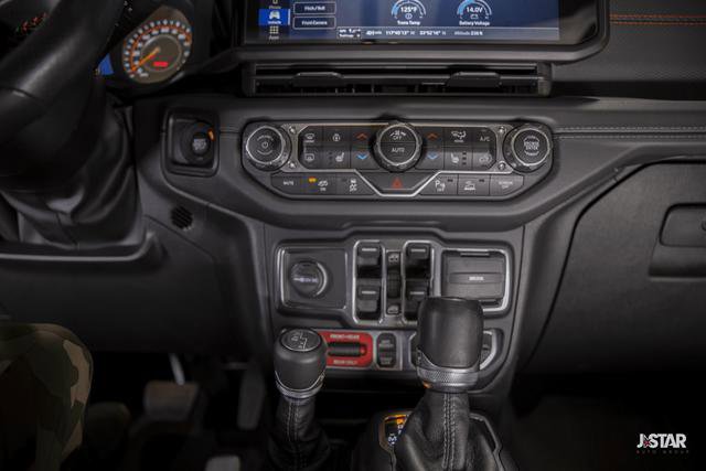 Used 2024 Jeep Wrangler Unlimited Rubicon 392 AWD/4WD image 10