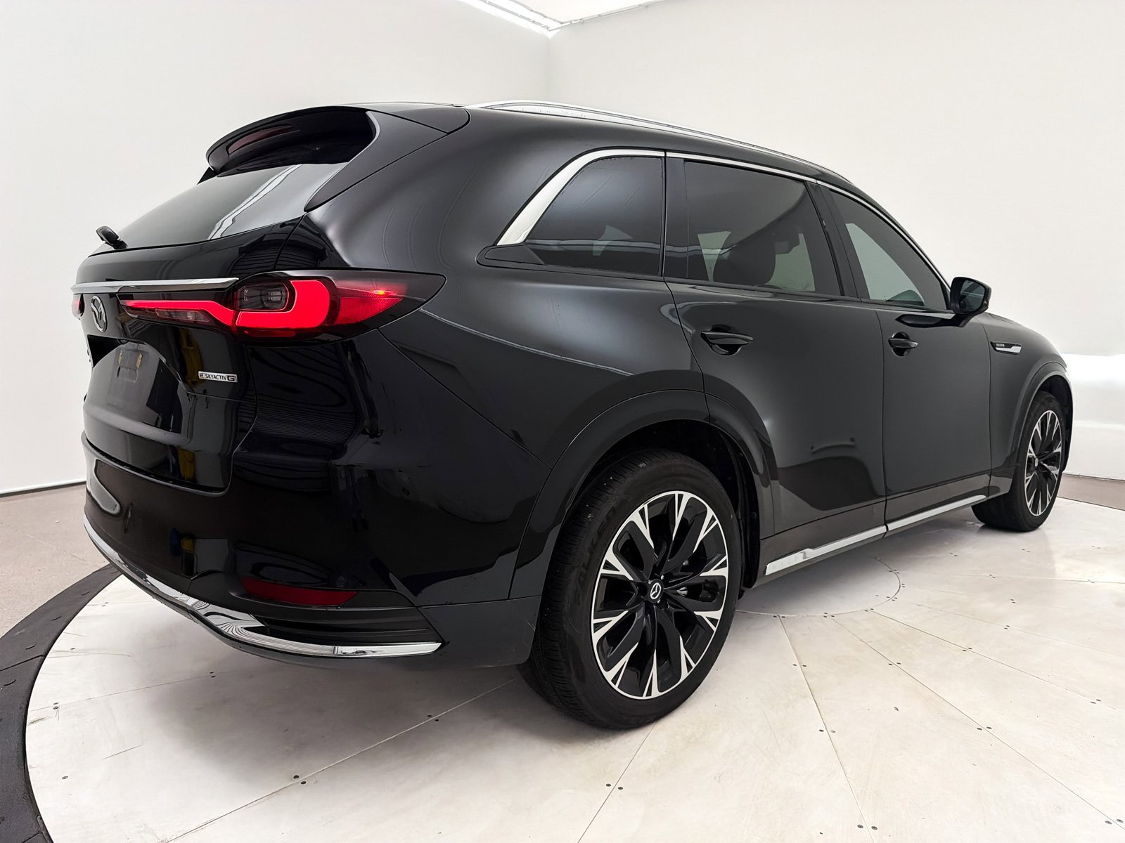 Certified 2025 MAZDA CX-90 3.3 Turbo S w/ Premium Package image 19