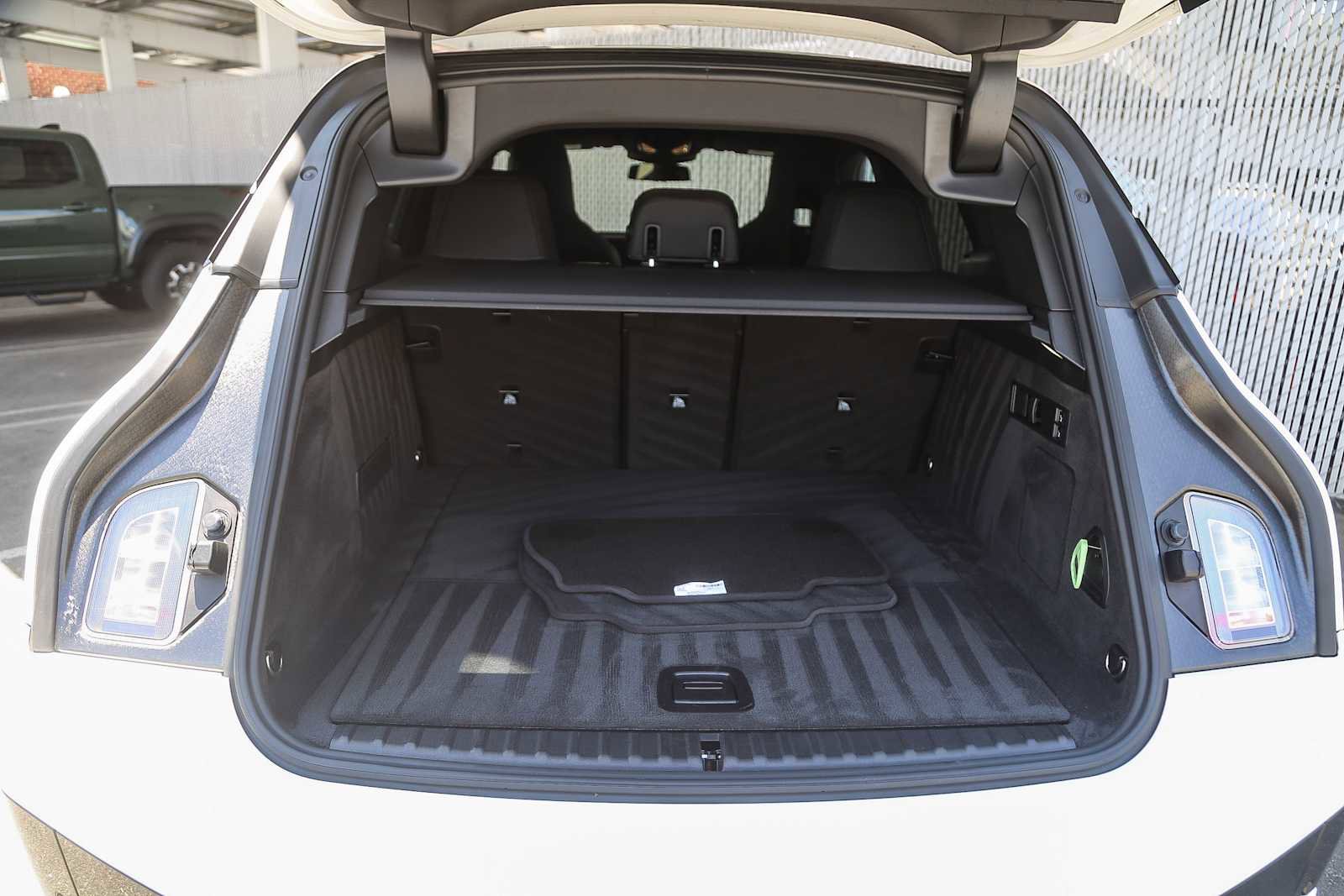 Used 2025 BMW iX xDrive50 image 23