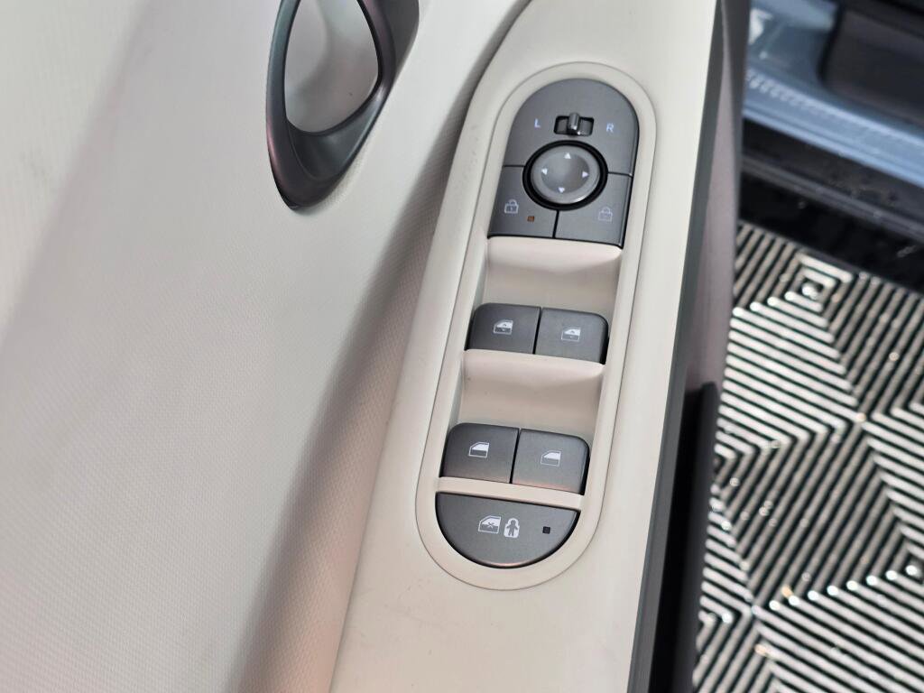 New 2026 Hyundai Ioniq 5 SEL image 22