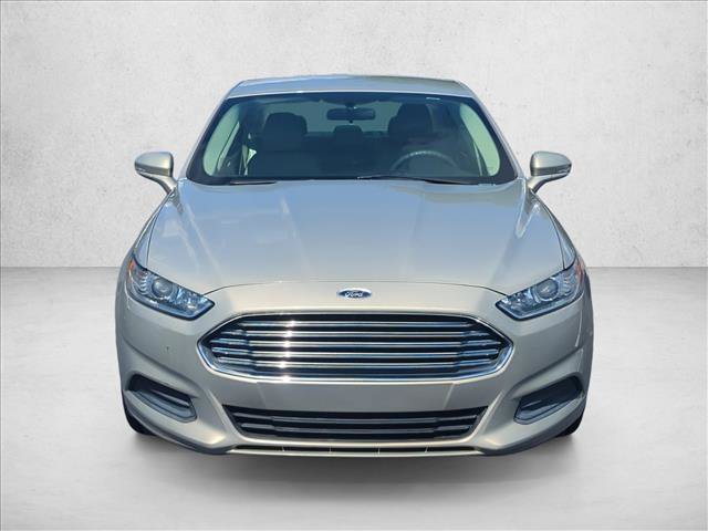 Used 2015 Ford Fusion SE FWD image 2