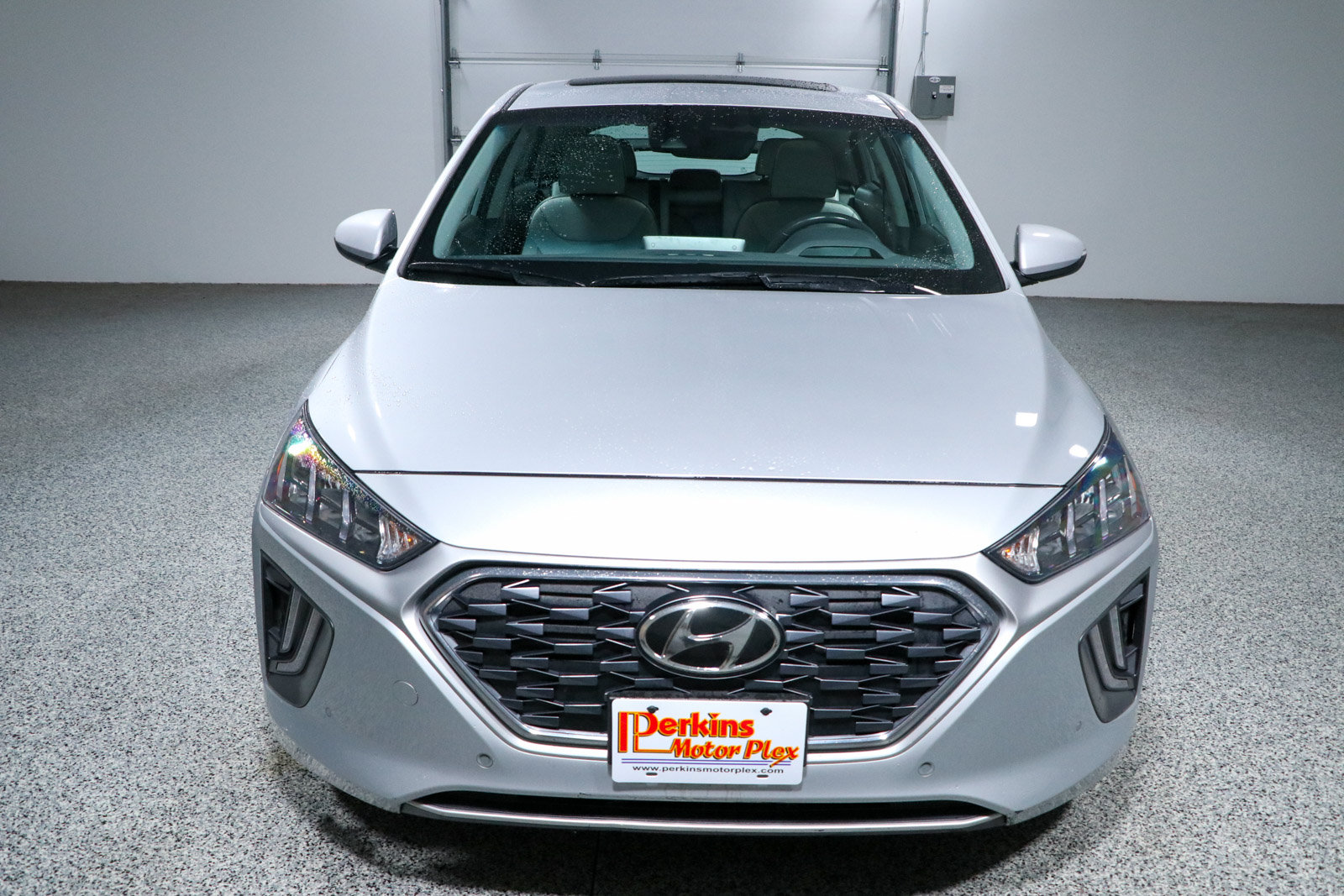 Used 2022 Hyundai Ioniq Limited FWD image 4