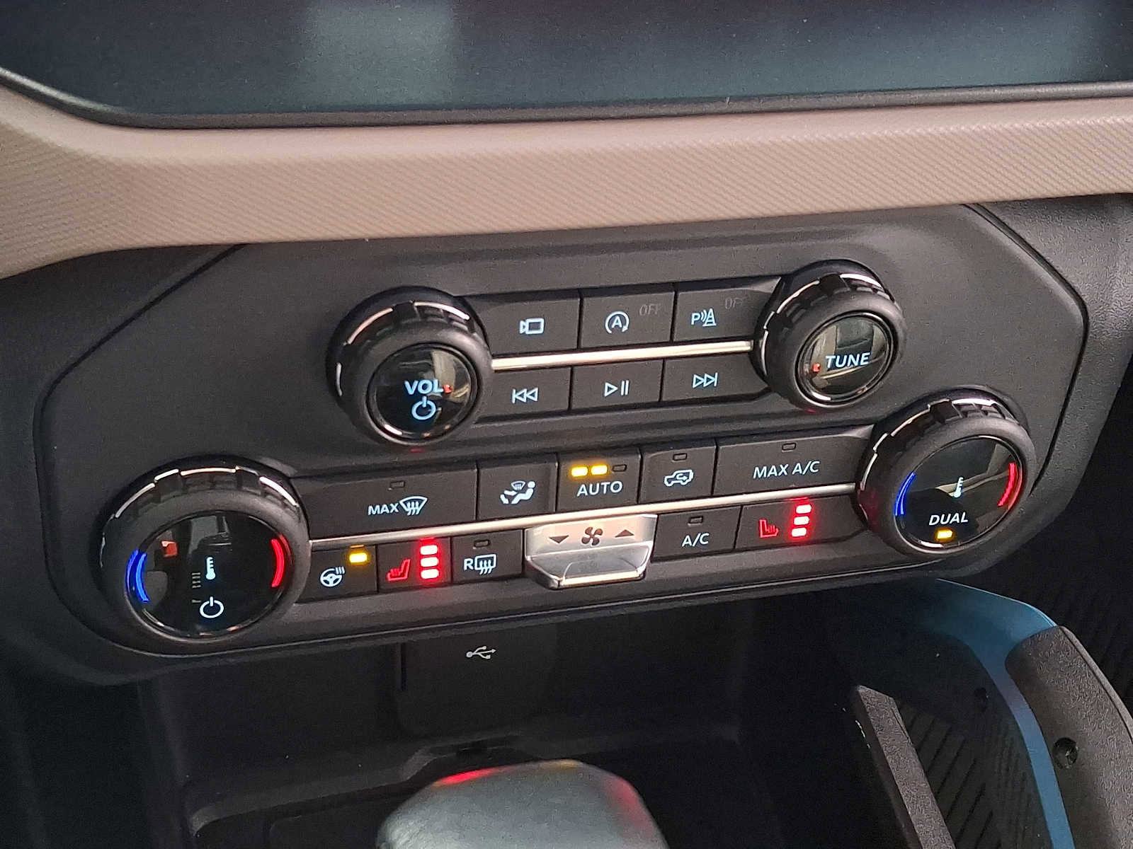 Used 2022 Ford Bronco Wildtrak image 15