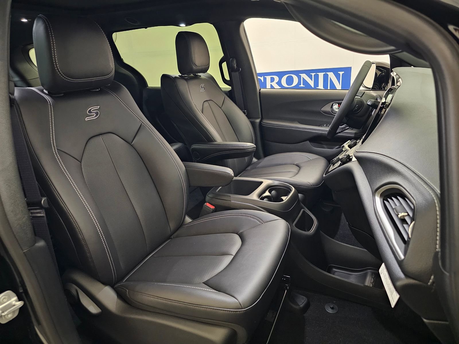 New 2026 Chrysler Pacifica Select image 25