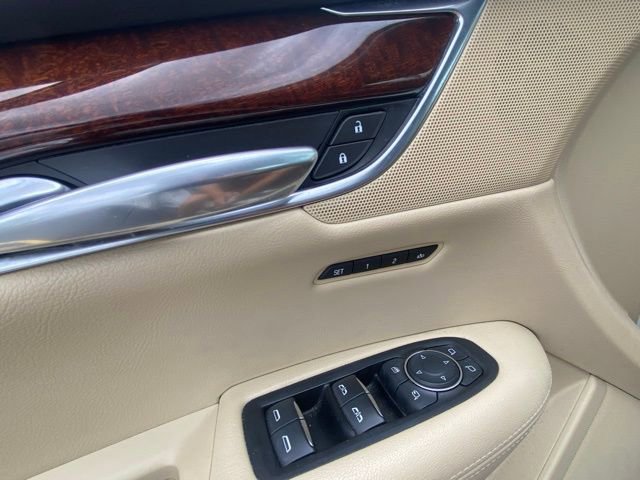 Used 2017 Cadillac XT5 Luxury w/ Driver Awareness Package image 19