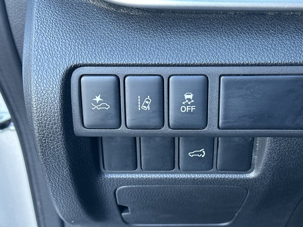 Used 2024 Mitsubishi Eclipse Cross SEL image 25