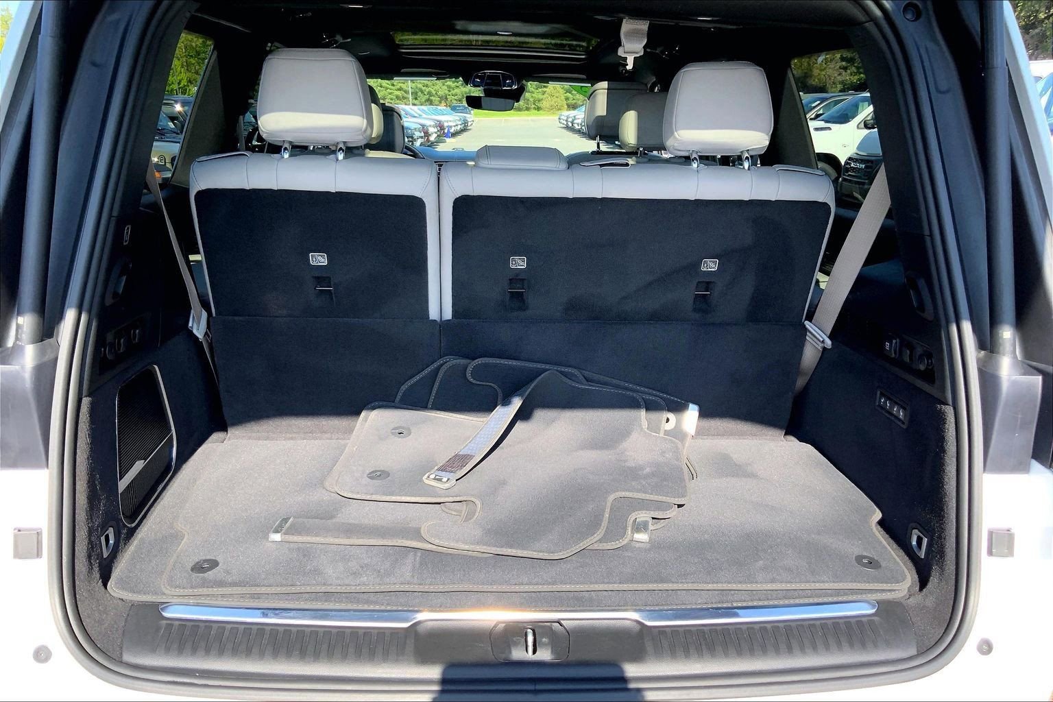 Certified 2025 Jeep Grand Wagoneer 4WD image 28