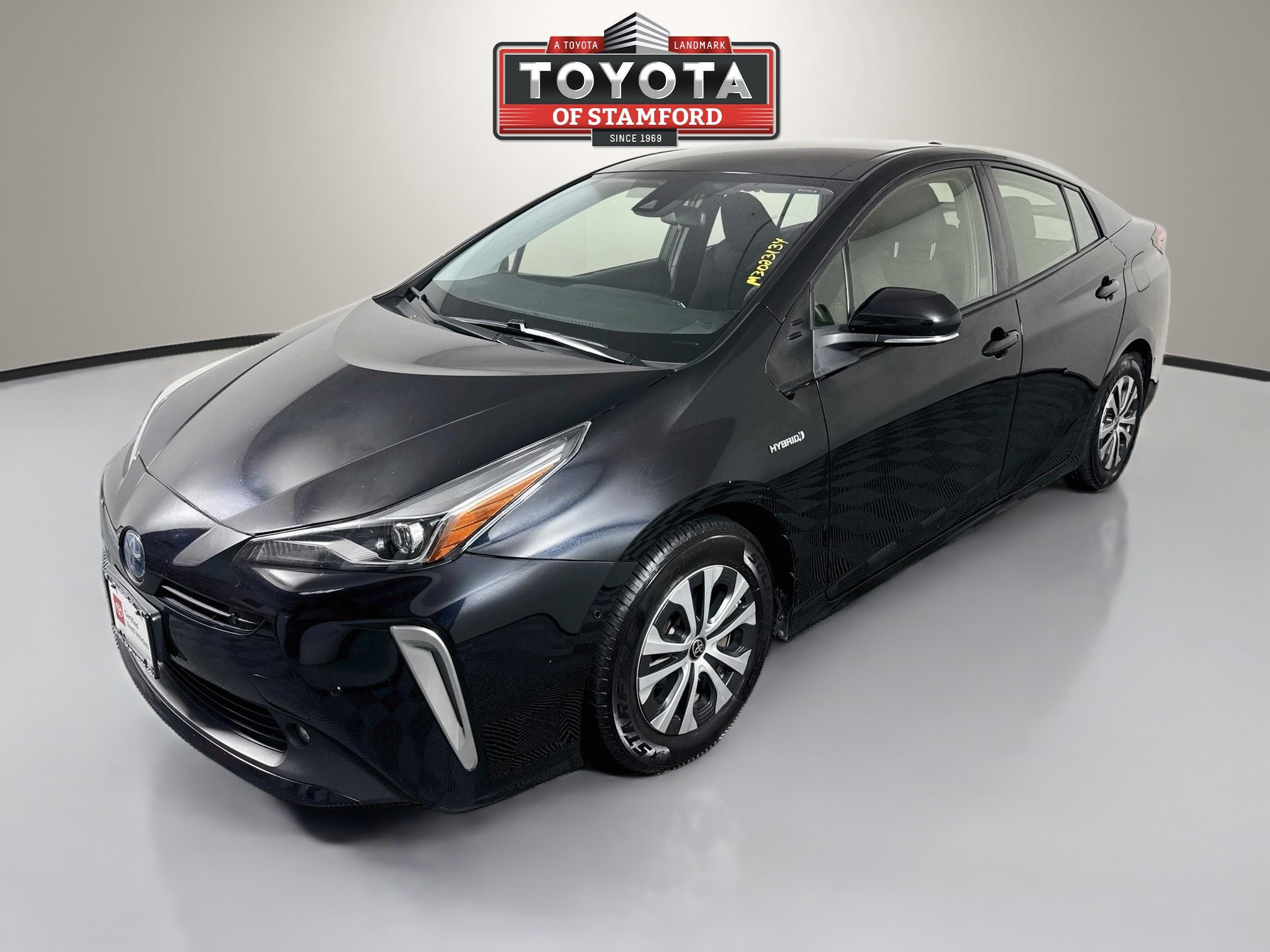 Certified 2021 Toyota Prius LE AWD/4WD image 3