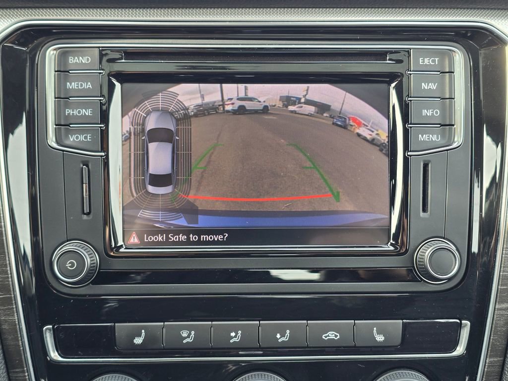 Used 2016 Volkswagen Passat 3.6 SEL Premium image 30