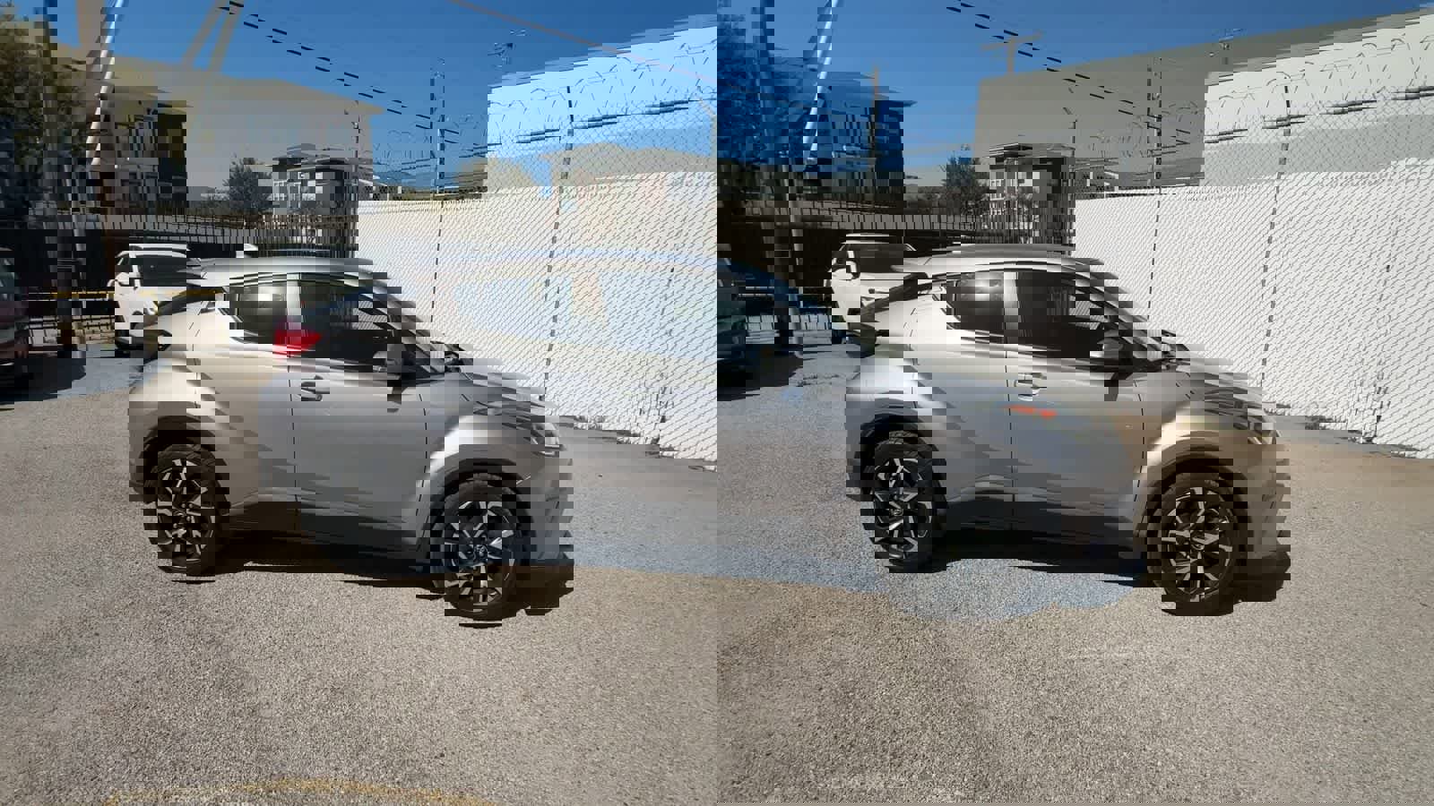 Used 2018 Toyota C-HR XLE image 9