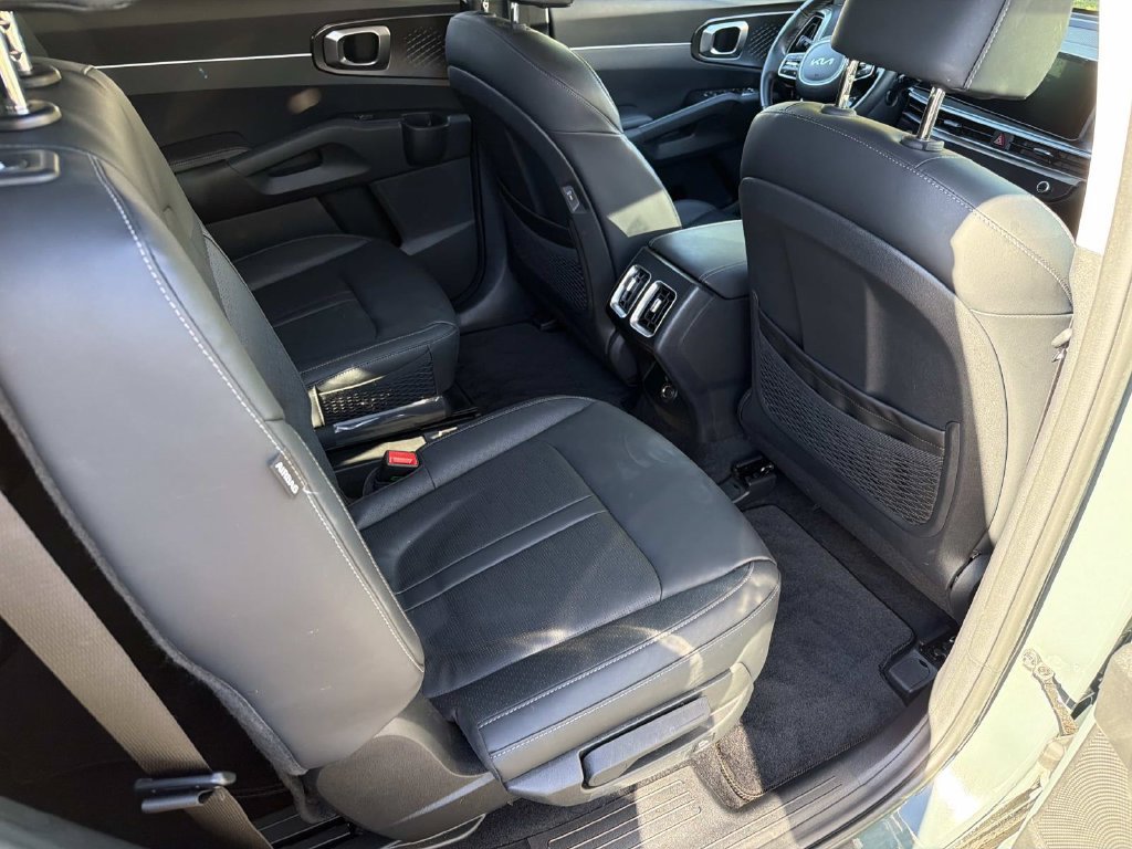 Used 2025 Kia Sorento EX w/ EX Panoramic Sunroof Package FWD image 21