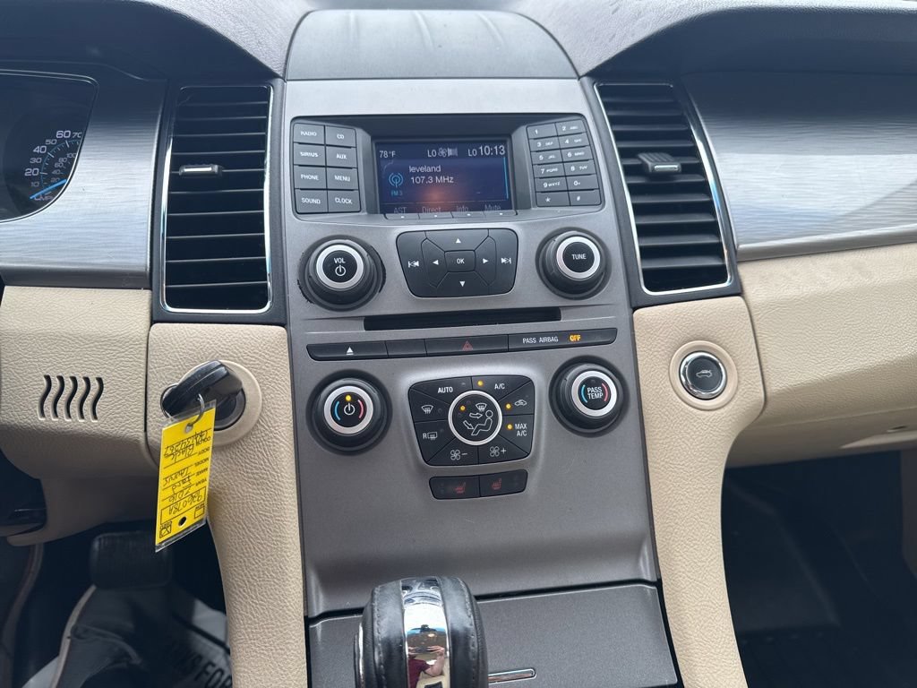 Used 2016 Ford Taurus SEL FWD image 18