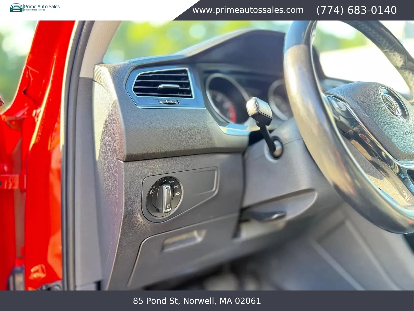 Used 2018 Volkswagen Tiguan SEL AWD/4WD image 25