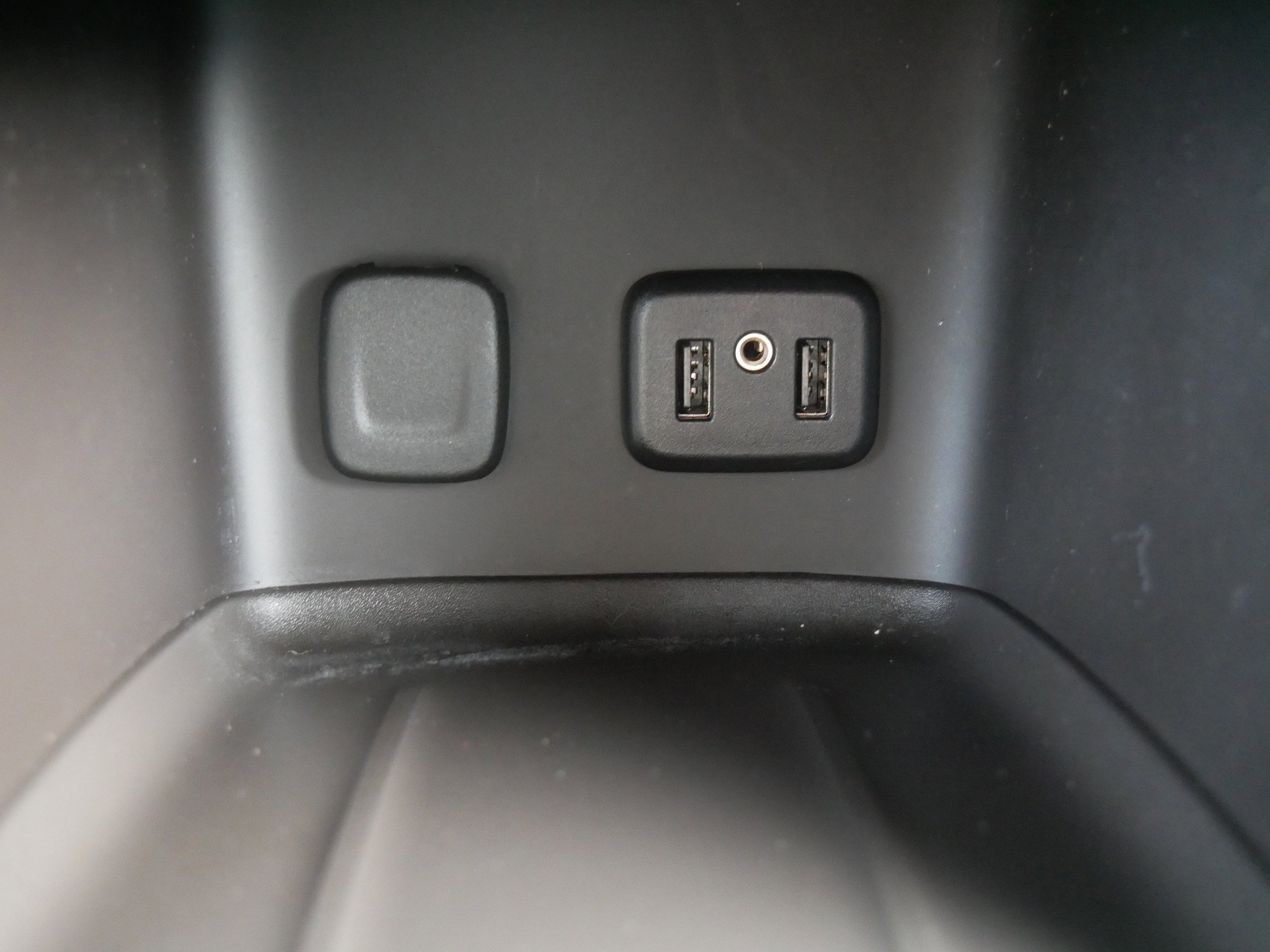 Used 2018 GMC Acadia Denali w/ LPO, Floor Liner Package image 33