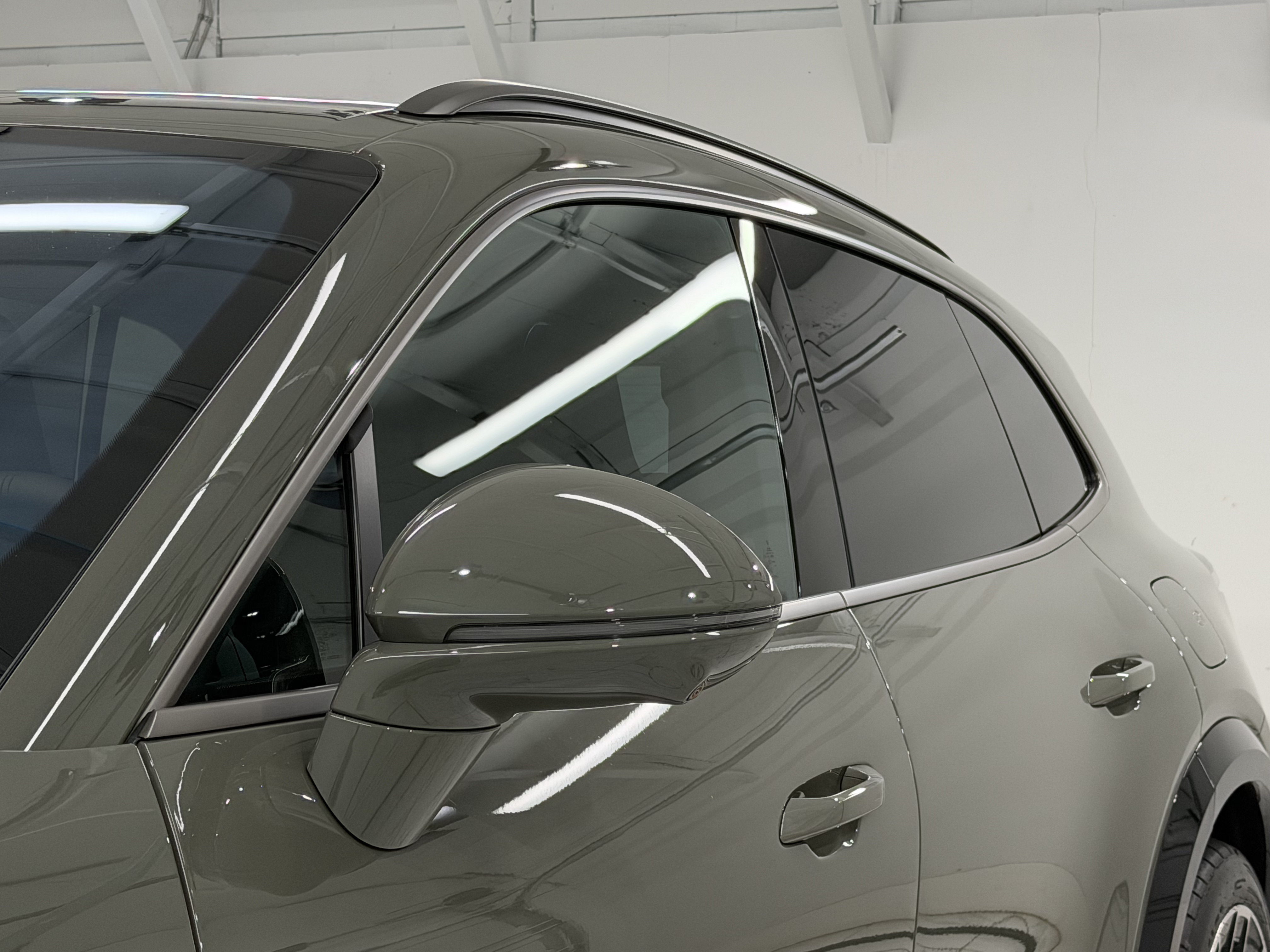 New 2026 Porsche Cayenne Turbo Electric AWD/4WD image 19