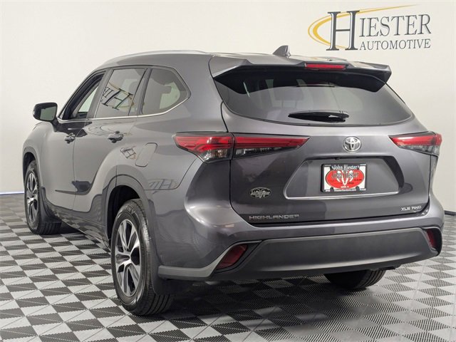 Used 2023 Toyota Highlander XLE image 5