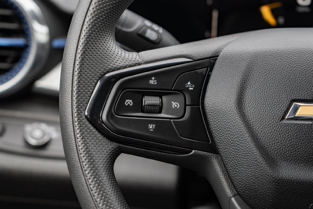Used 2025 Chevrolet Trax LT FWD image 15