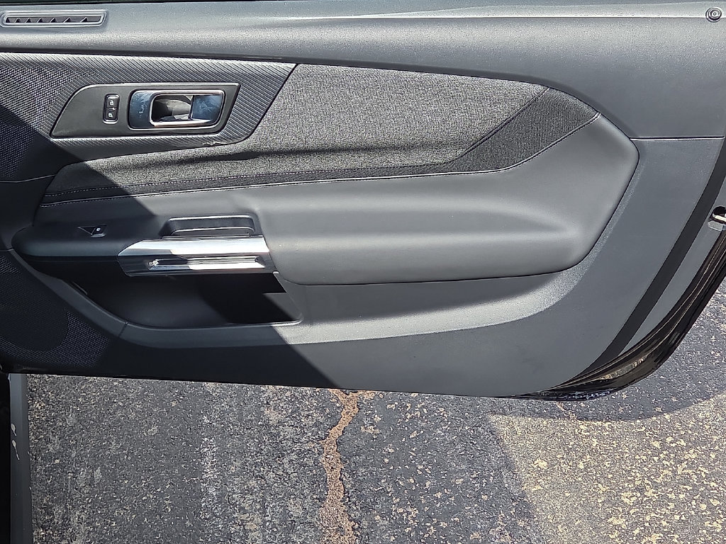 Used 2026 Ford Mustang Coupe RWD image 13