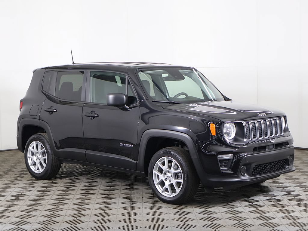 Used 2023 Jeep Renegade Latitude AWD/4WD image 2