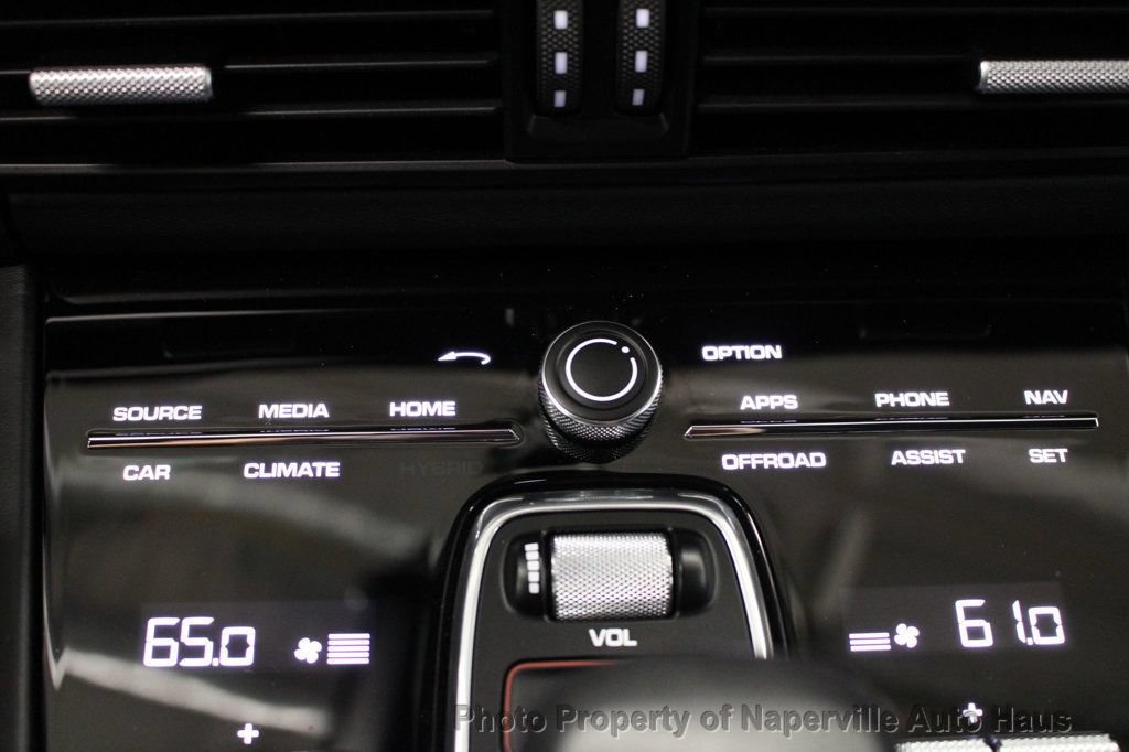 Used 2023 Porsche Cayenne GTS w/ Premium Package AWD/4WD image 28