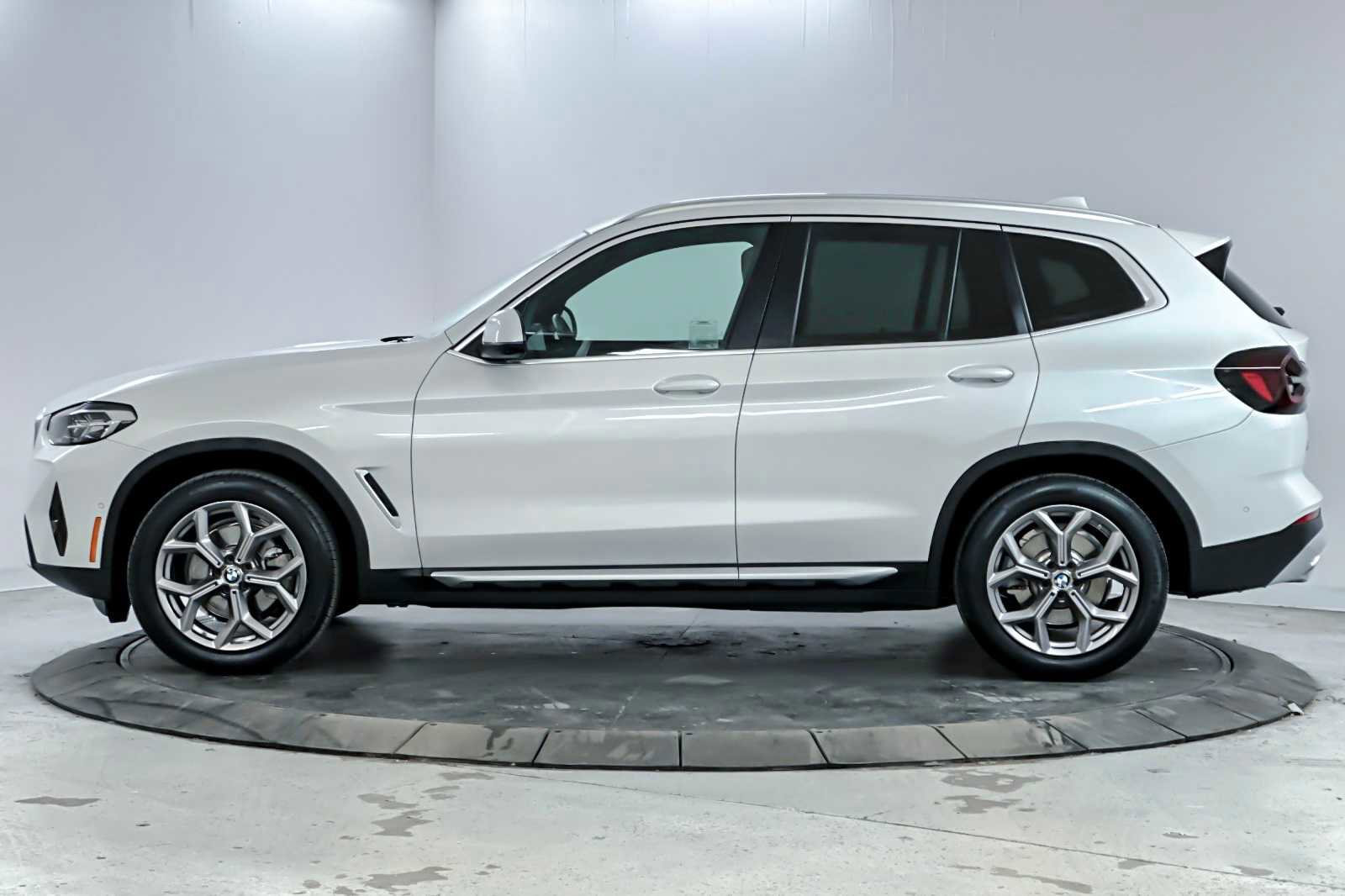 Used 2023 BMW X3 xDrive30i w/ Premium Package image 5